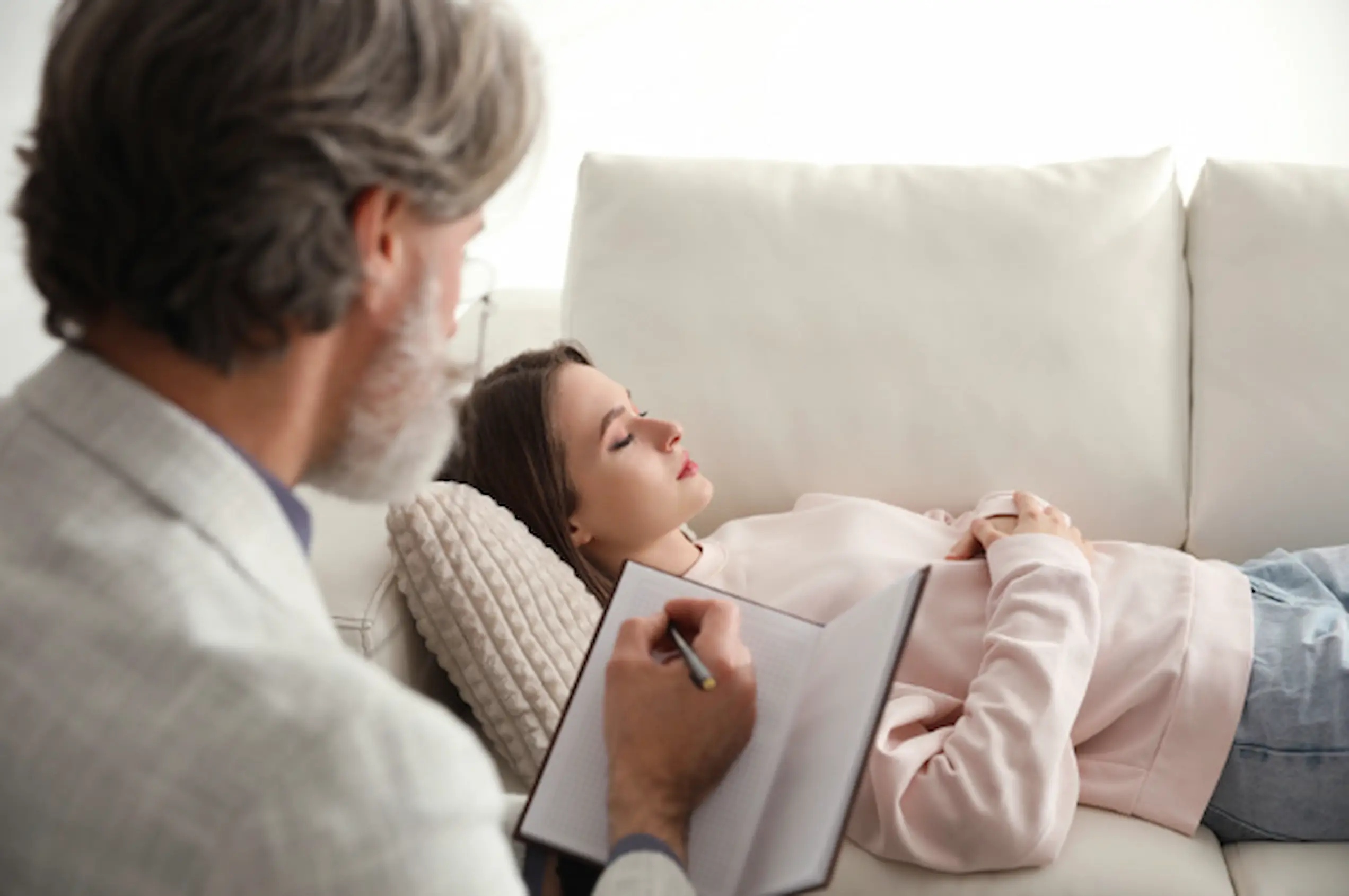 Hypnotherapy to Stop Drinking: A Gentle Path to Breaking Free from Alcohol