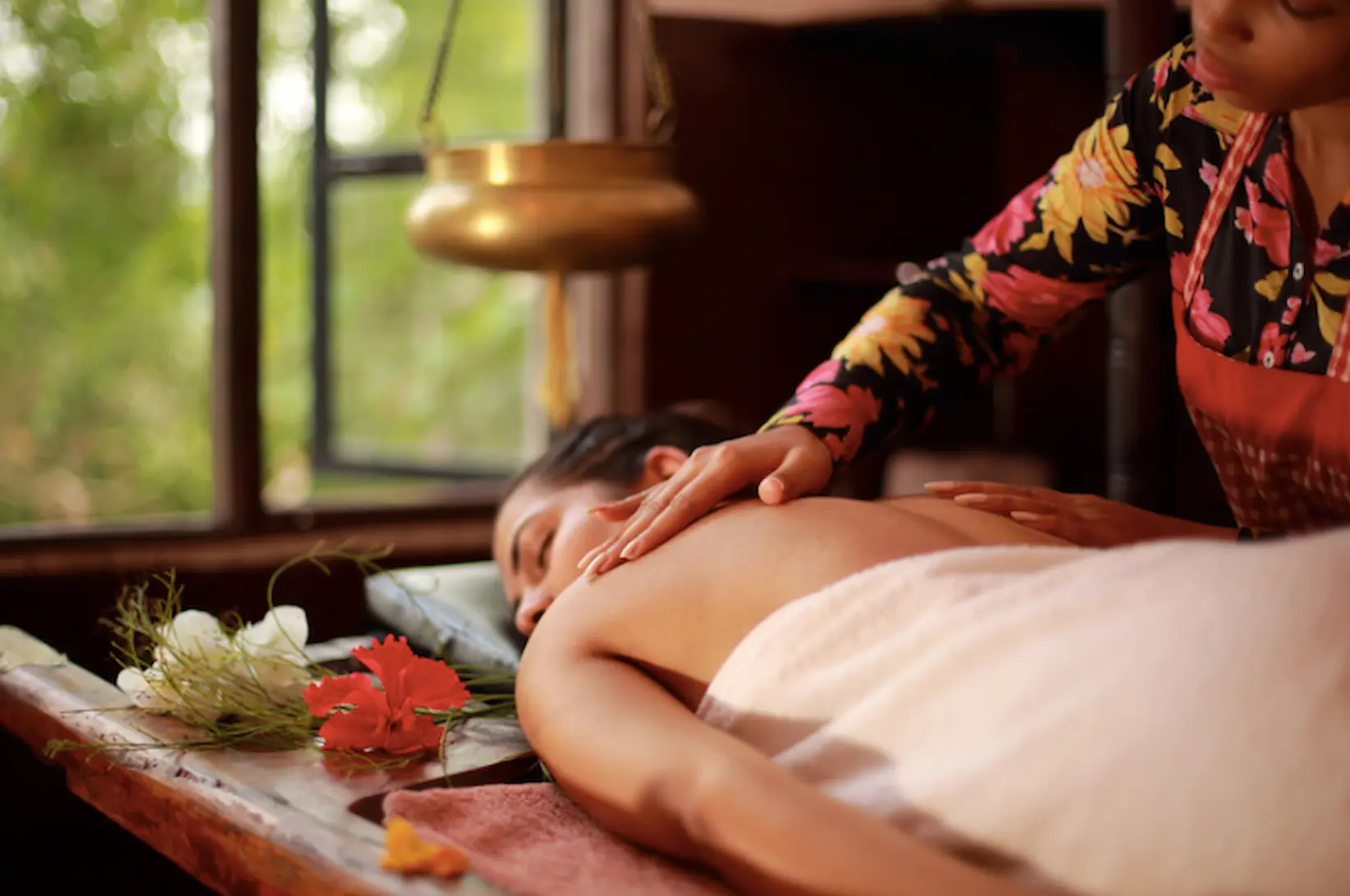 Ayurveda Massages: Ancient Healing Techniques for Modern Wellness (Ultimate Guide 2025)
